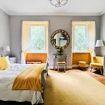 Modern Holyrood Family Retreat