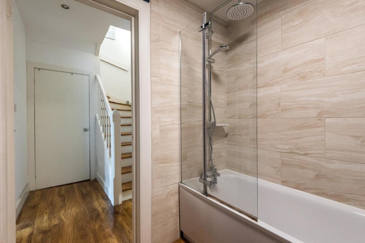 Modern Holyrood Family Retreat Ferienhaus Edinburgh