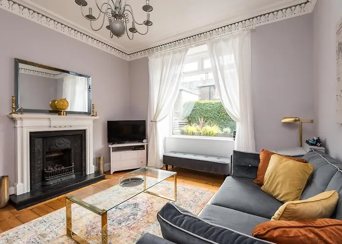 Modern Holyrood Family Retreat