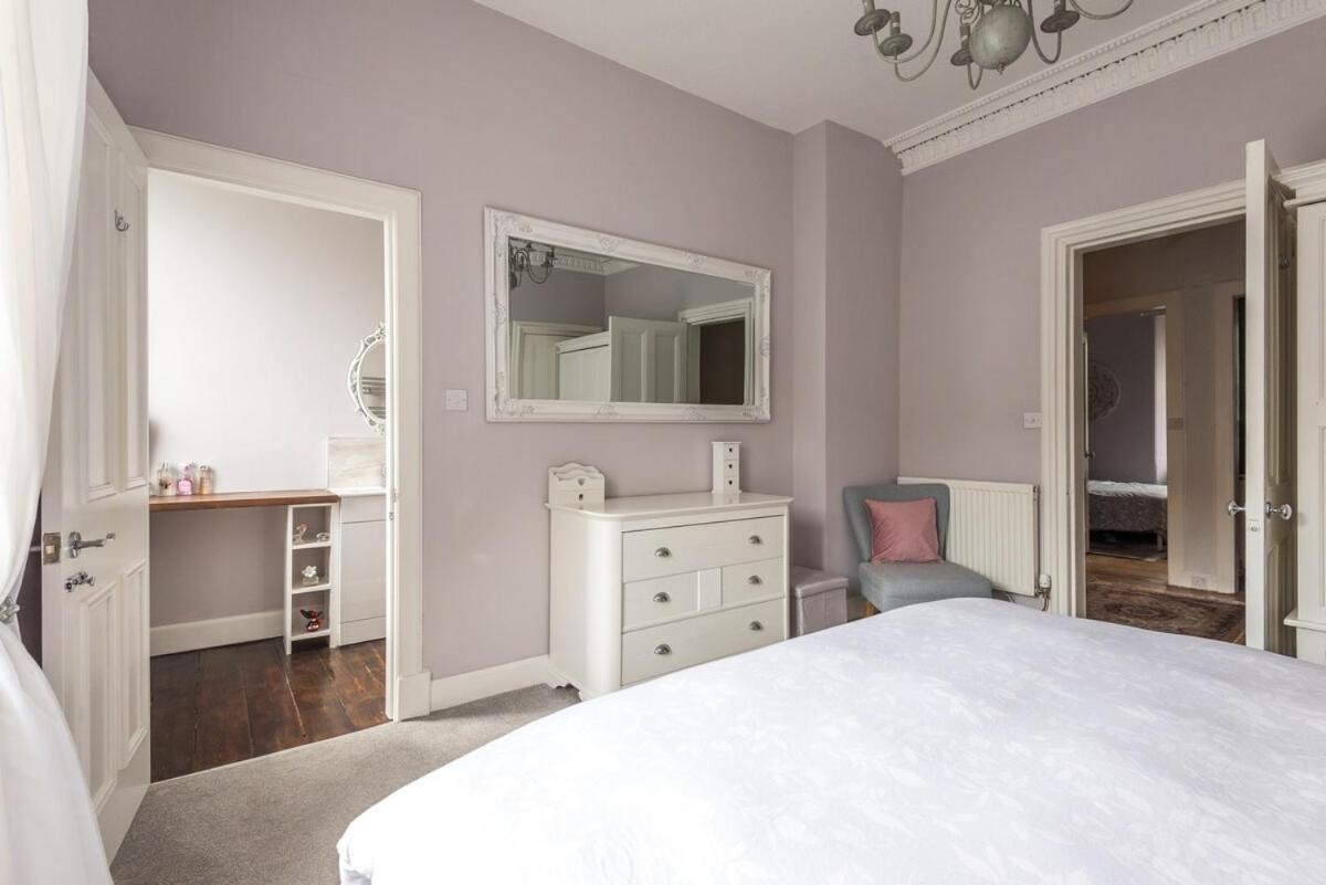 Holiday home Modern Holyrood Family Retreat *