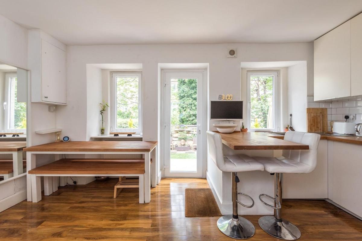 Modern Holyrood Family Retreat Holiday home *